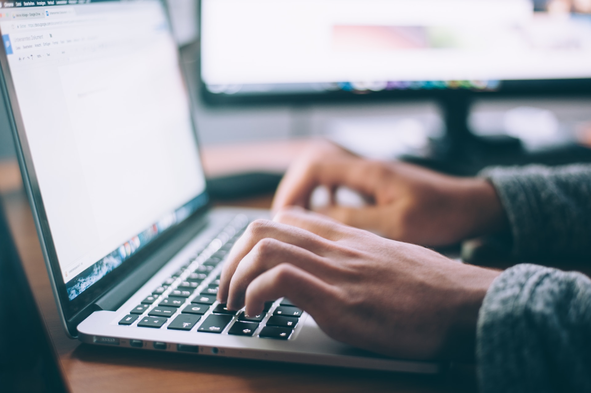 The Dilemma Between Headless CMS and Non-Headless CMS